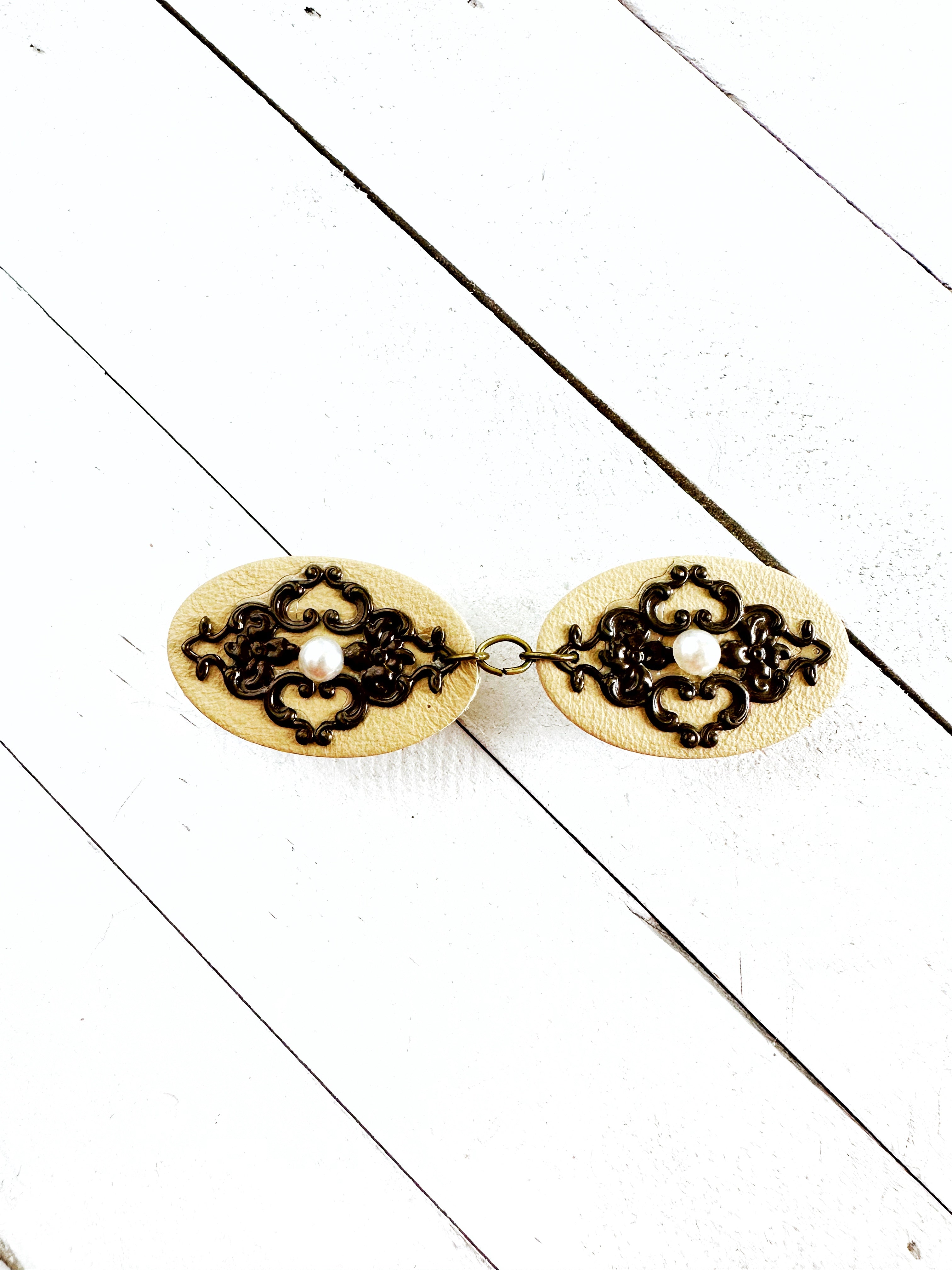 Bronze on Beige Romantic Cinch Clip - WHOLESALE ONLY